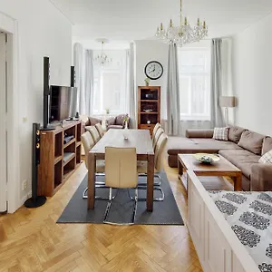 https://v-kolkovne-old-town-apartment.praguehotelsweb.com